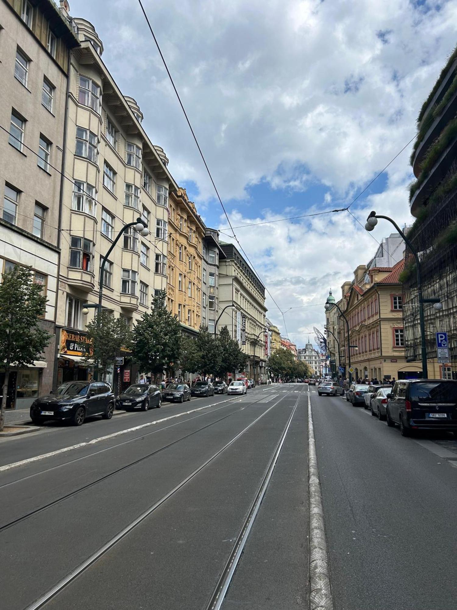 Hostel Downtown Прага Екстериор снимка