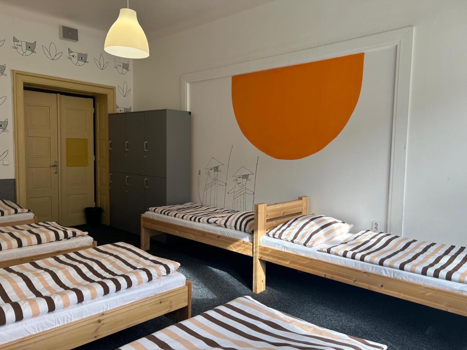 Hostel Downtown Прага Екстериор снимка