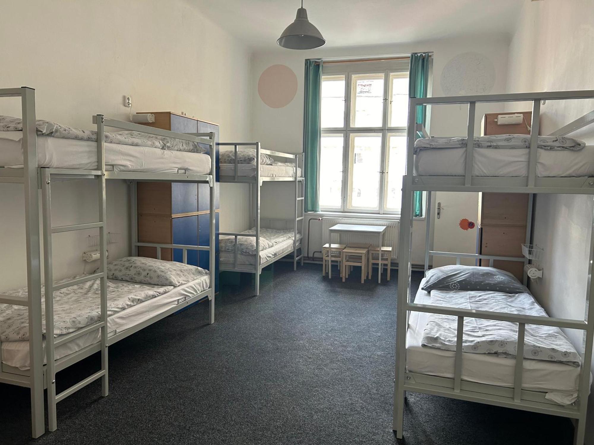 Hostel Downtown Прага Екстериор снимка