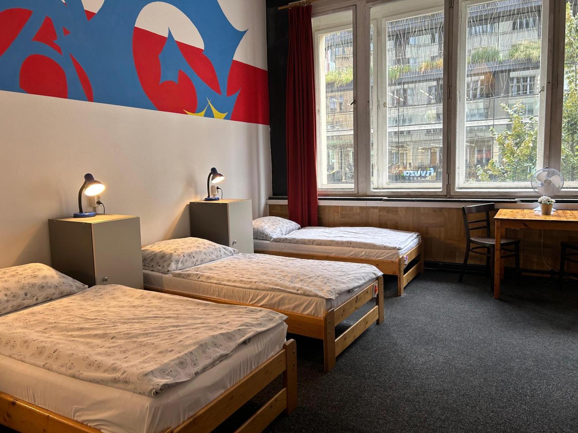Hostel Downtown Прага Екстериор снимка