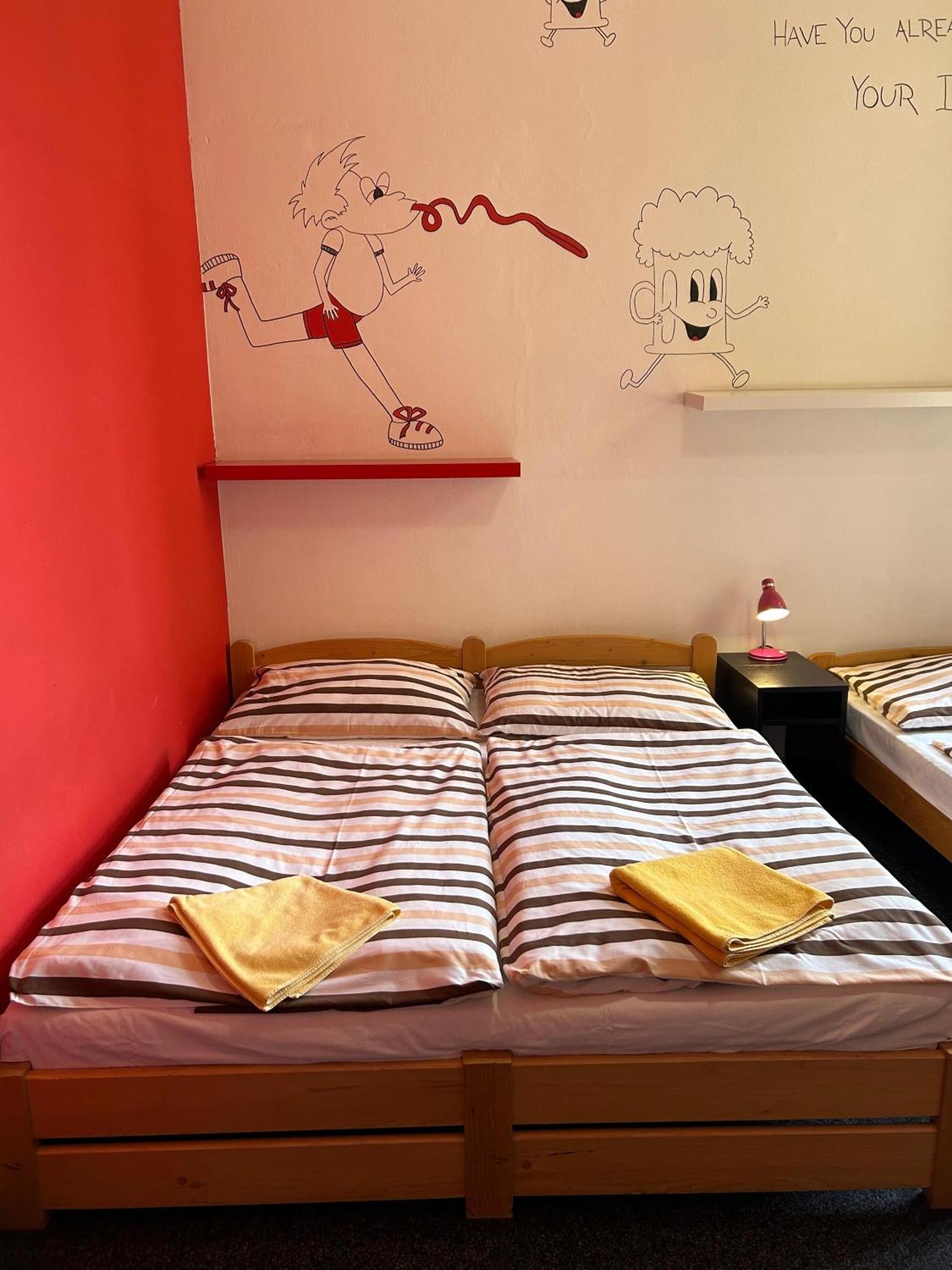 Hostel Downtown Прага Екстериор снимка