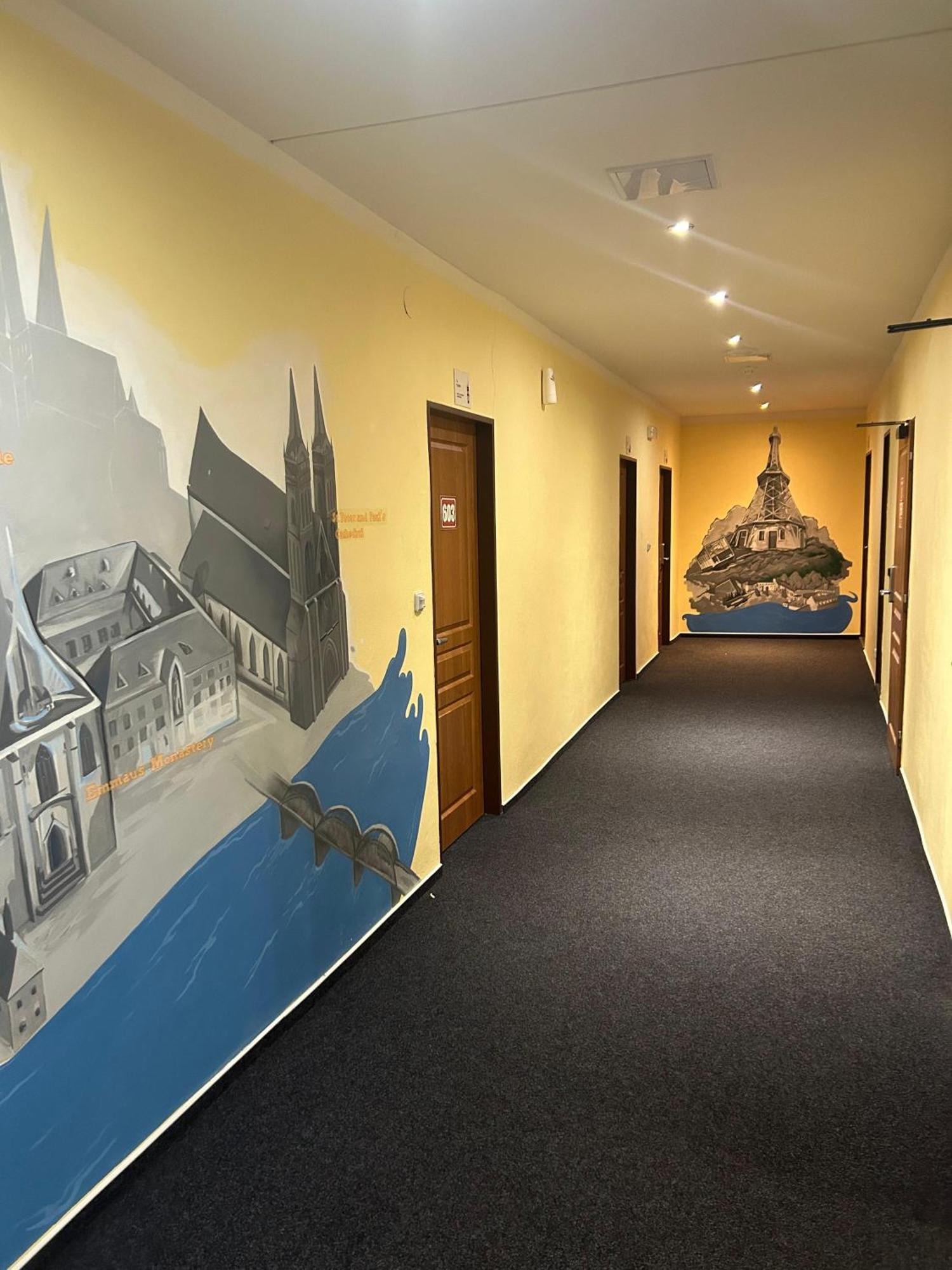 Hostel Downtown Прага Екстериор снимка