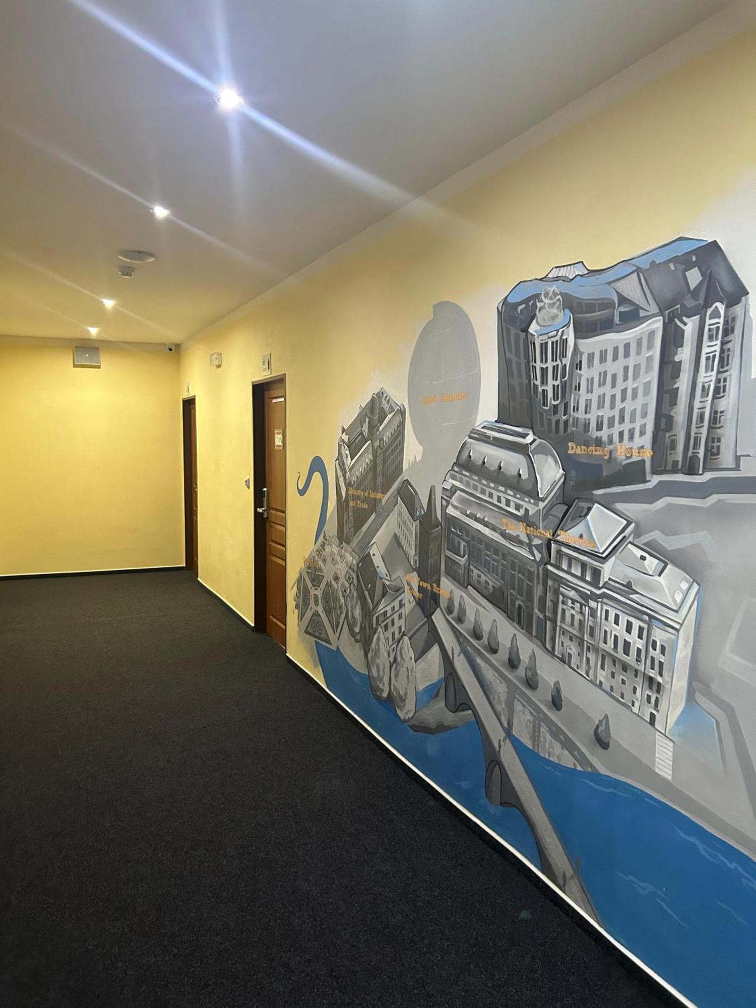 Hostel Downtown Прага Екстериор снимка
