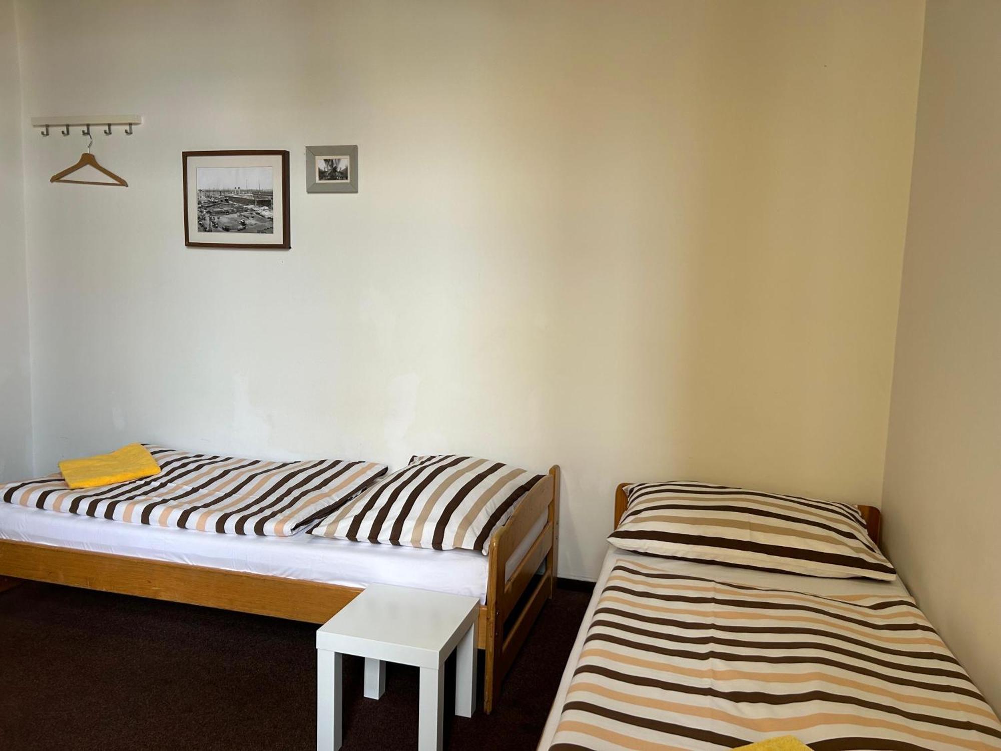Hostel Downtown Прага Екстериор снимка